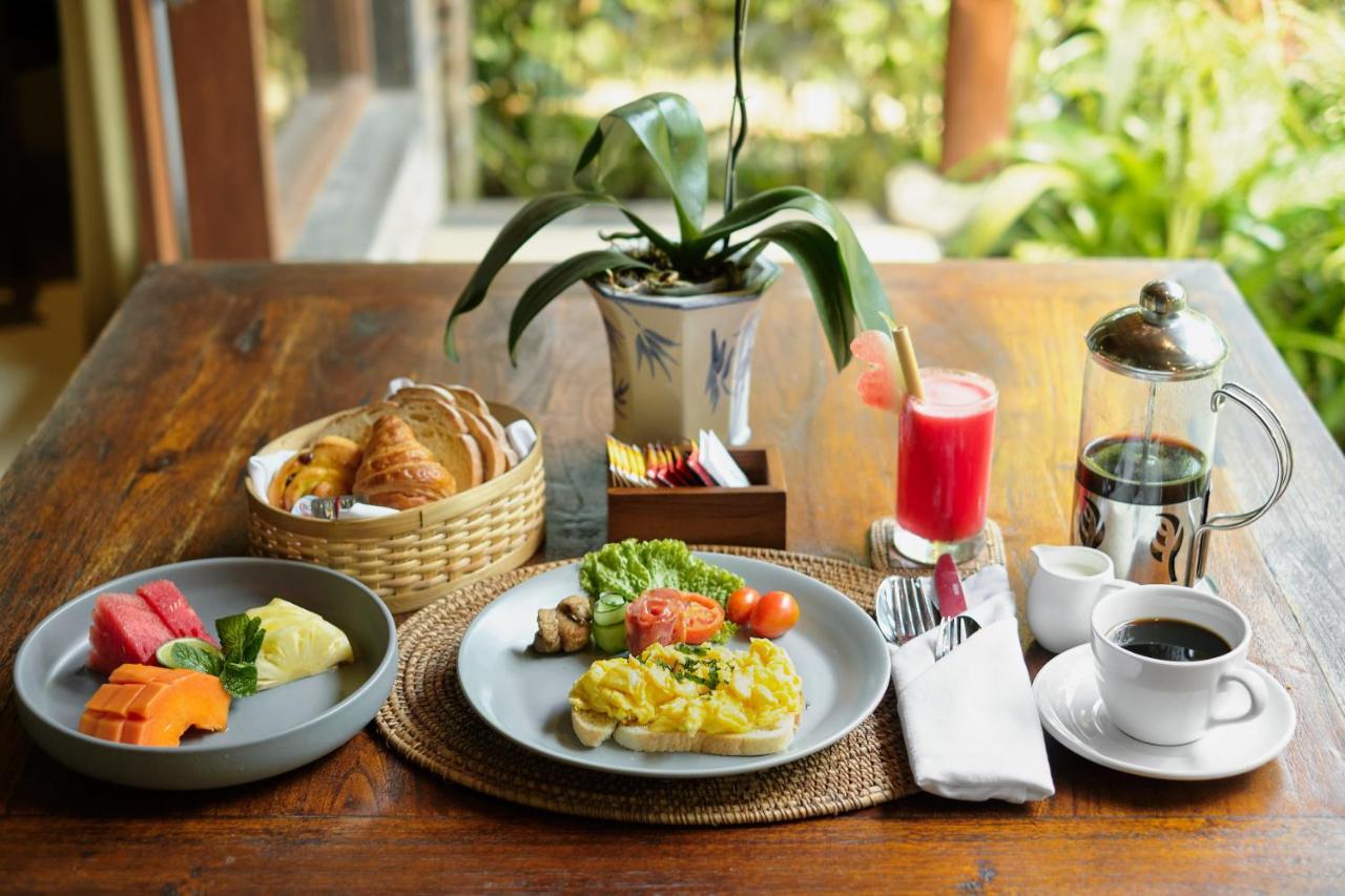 Teja Lokha Ubud Villa Exterior photo