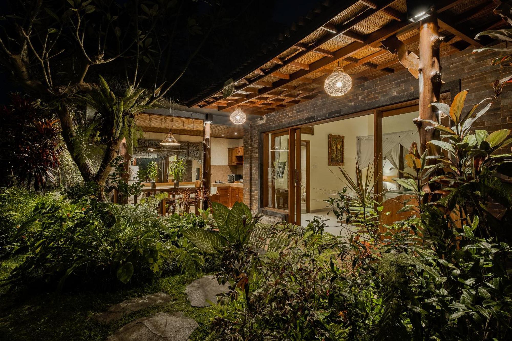 Teja Lokha Ubud Villa Exterior photo