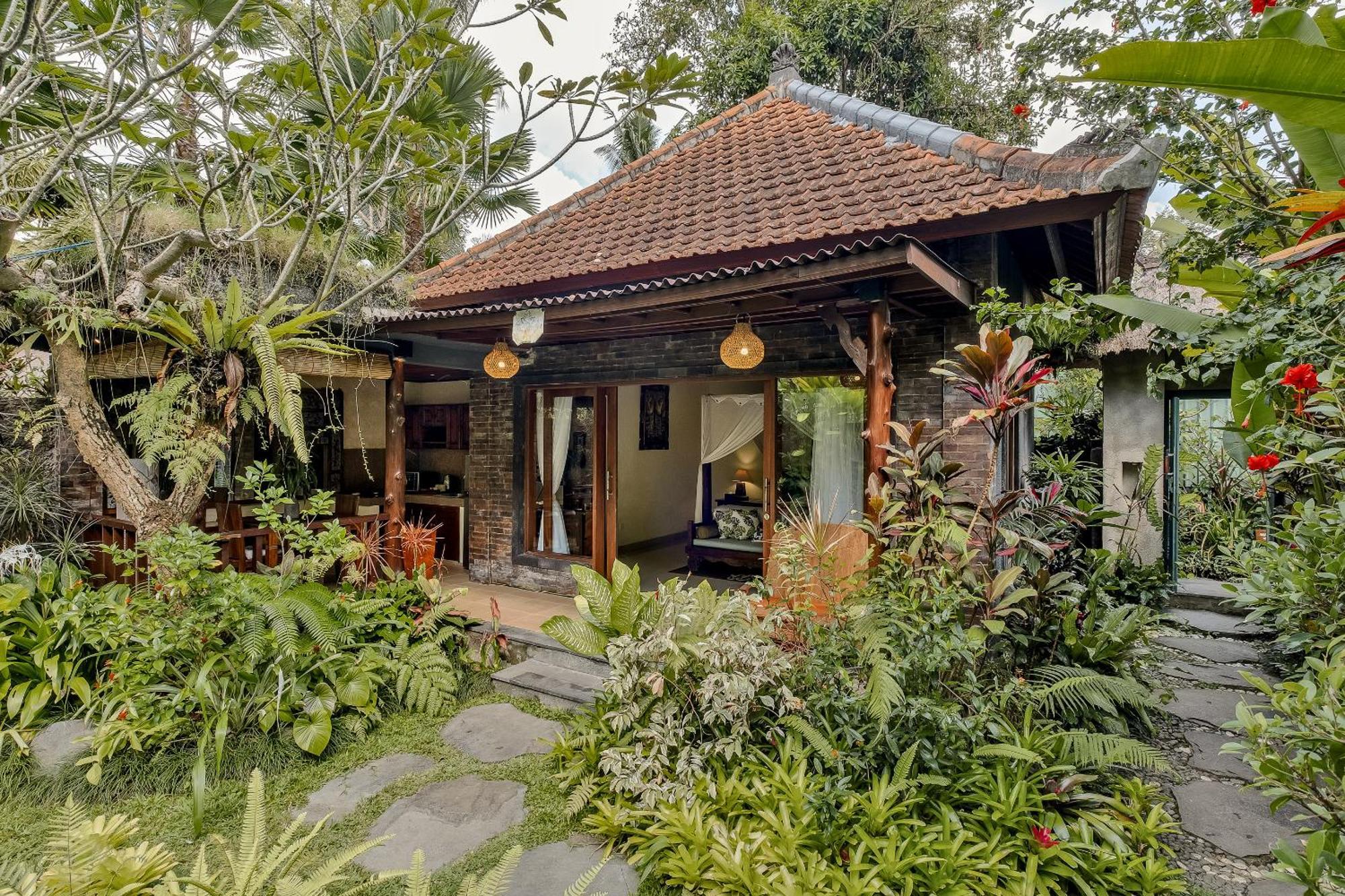Teja Lokha Ubud Villa Exterior photo